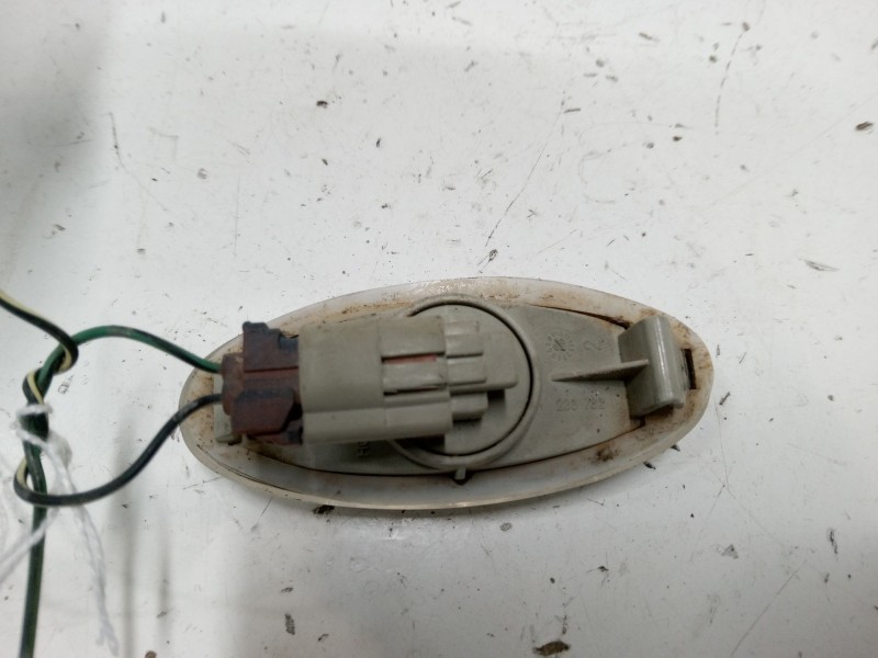 Recambio de intermitente lateral izquierdo para nissan almera ii hatchback (n16) 2.2 di referencia OEM IAM   