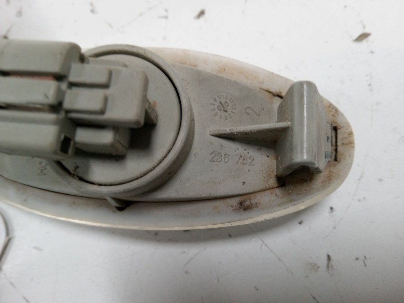 Recambio de intermitente lateral izquierdo para nissan almera ii hatchback (n16) 2.2 di referencia OEM IAM   