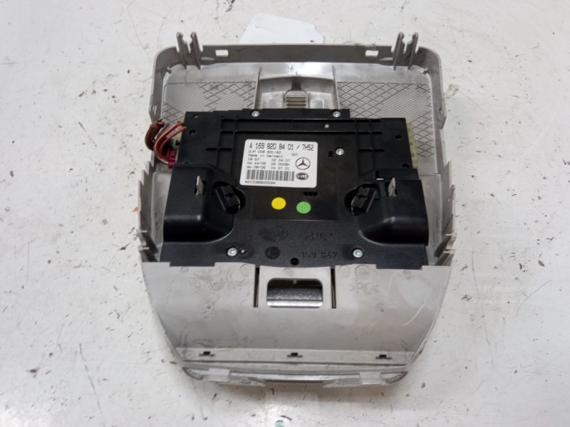 Recambio de luz interior delantera para mercedes-benz clase a (w169) a 180 cdi (169.007, 169.307) referencia OEM IAM A1698208401