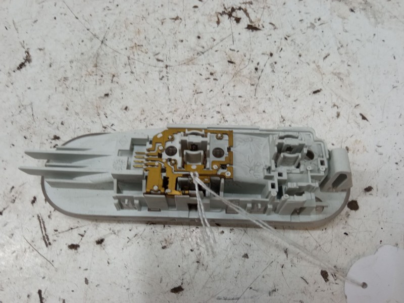 Recambio de luz interior delantera para dacia sandero ii (b8_) 1.5 dci 75 / blue dci 75 (b8jw, b8m4, b8ah, b8m7, b8m6) referenci