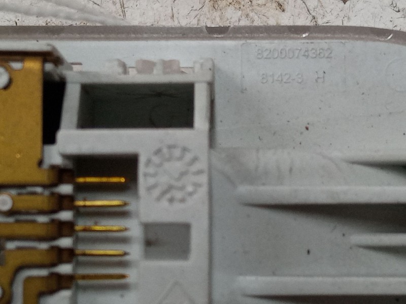 Recambio de luz interior delantera para dacia sandero ii (b8_) 1.5 dci 75 / blue dci 75 (b8jw, b8m4, b8ah, b8m7, b8m6) referenci