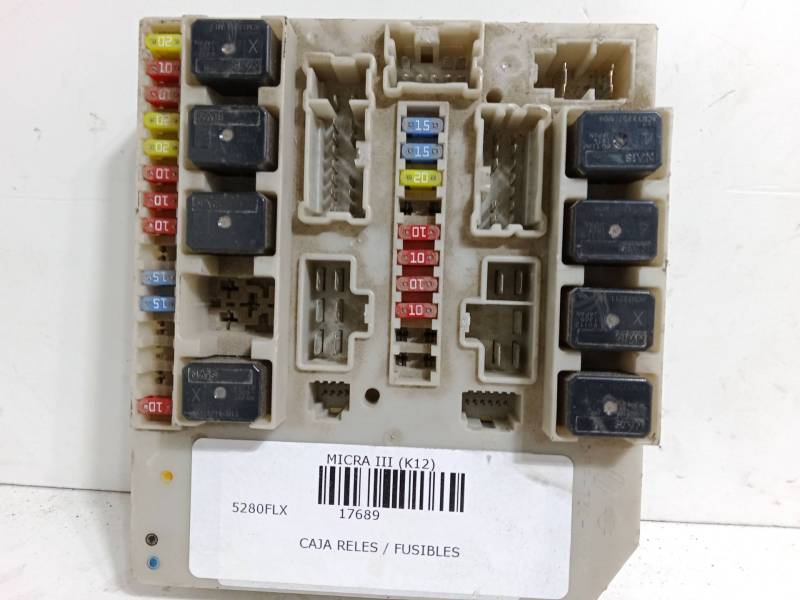 CAJA RELES / FUSIBLES 