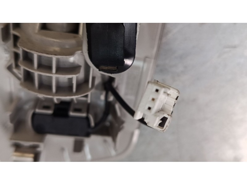 Recambio de luz interior delantera para toyota aygo (_b4_) 1.0 (kgb40) referencia OEM IAM   