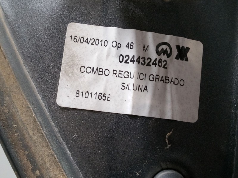 Recambio de retrovisor izquierdo para opel combo tour 1.7 dti 16v referencia OEM IAM 024432462  