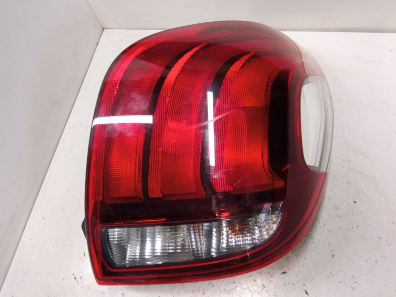 Recambio de piloto trasero derecho para peugeot 108 1.2 referencia OEM IAM   