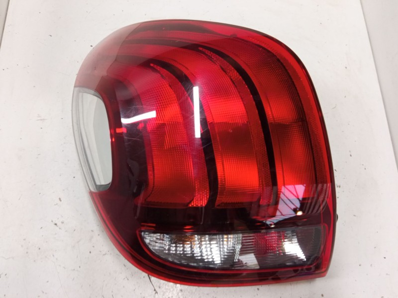 Recambio de piloto trasero izquierdo para peugeot 108 1.2 referencia OEM IAM   