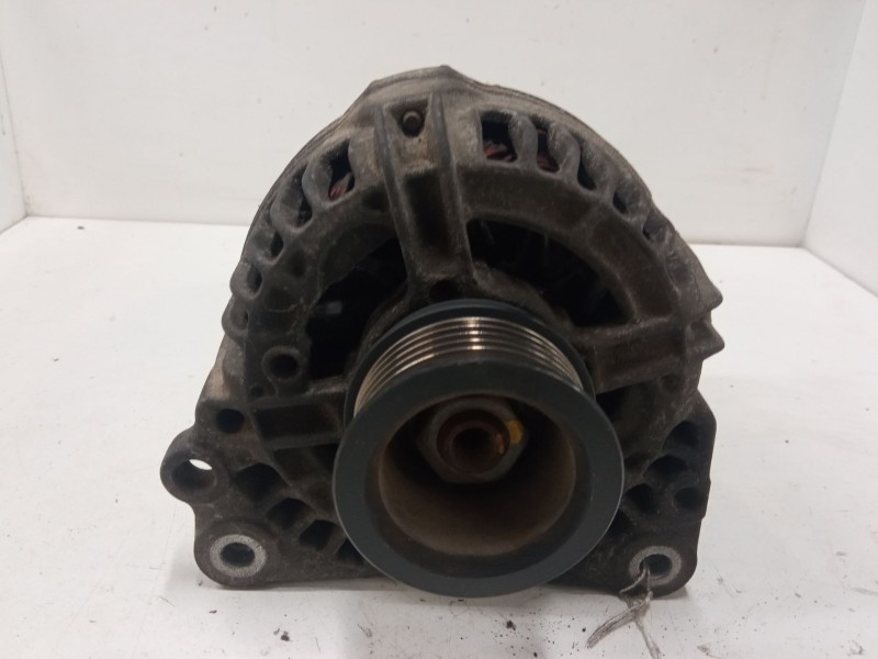 Recambio de alternador para volkswagen golf iv (1j1) 1.6 referencia OEM IAM 028903028D  