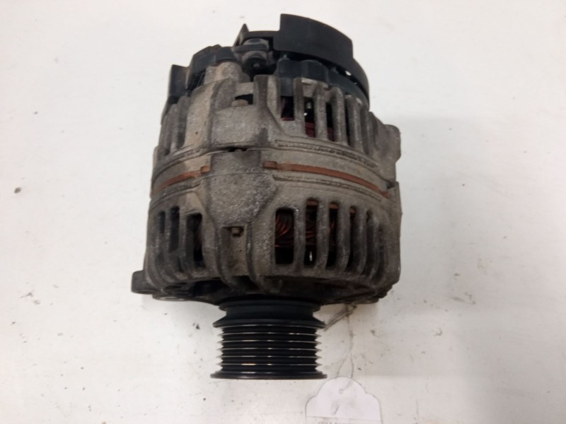 Recambio de alternador para volkswagen golf iv (1j1) 1.6 referencia OEM IAM 028903028D  