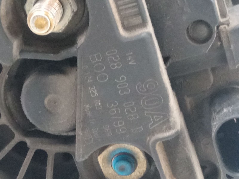 Recambio de alternador para volkswagen golf iv (1j1) 1.6 referencia OEM IAM 028903028D  