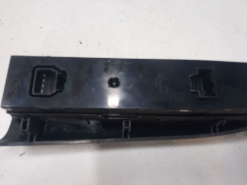 Recambio de mando elevalunas delantero derecho para kia carnival / grand carnival iii (vq) 2.9 crdi referencia OEM IAM   