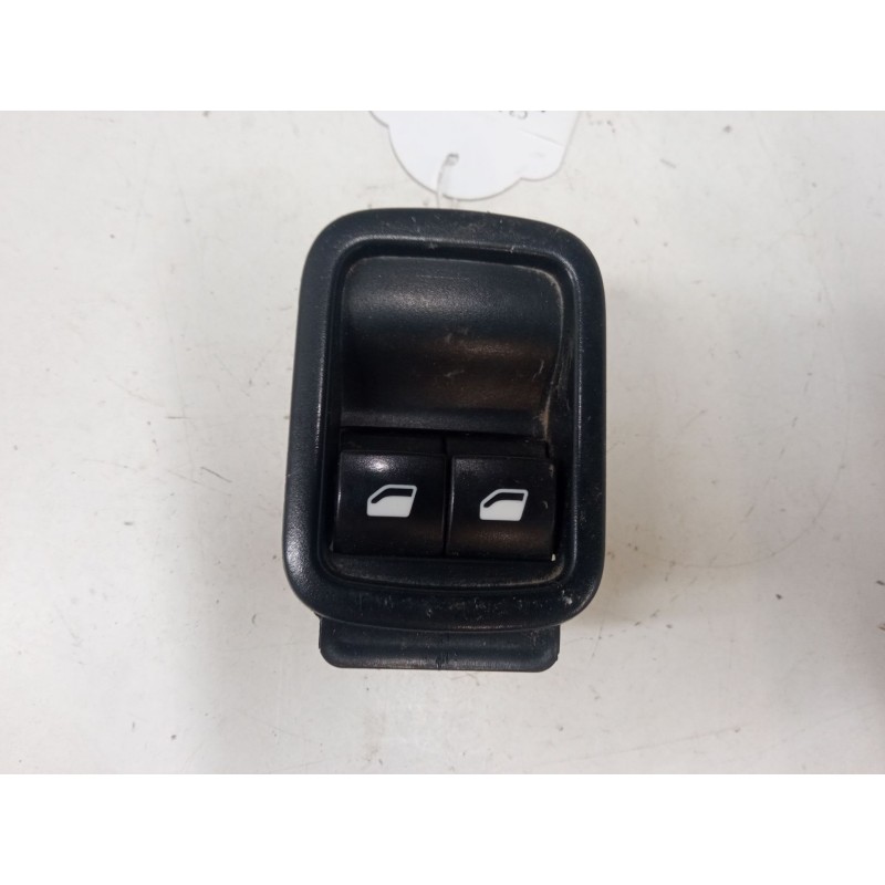 Recambio de mando elevalunas delantero izquierdo para citroën c3 iii (sx) 1.6 bluehdi 75 referencia OEM IAM   