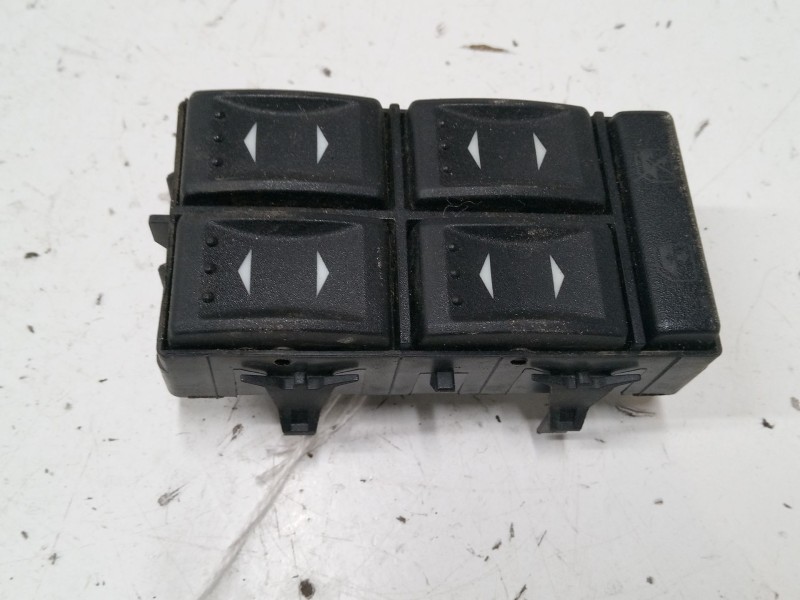 Recambio de mando elevalunas delantero izquierdo para ford mondeo iii (b5y) 1.8 16v referencia OEM IAM   