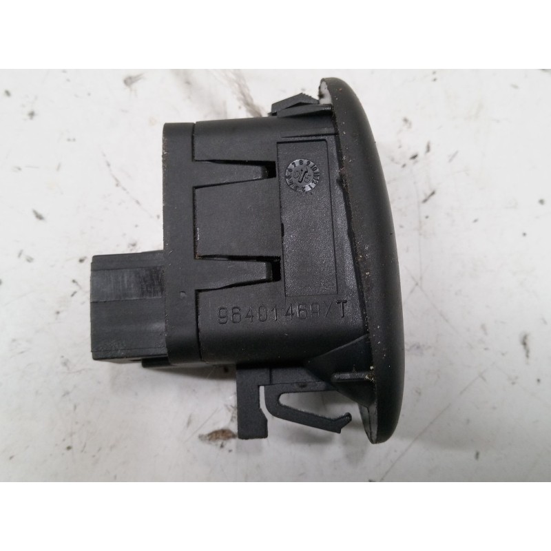 Recambio de mando elevalunas delantero izquierdo para citroën c3 i (fc_, fn_) 1.1 i referencia OEM IAM   