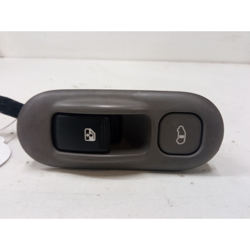 Recambio de mando elevalunas trasero derecho para kia carnival / grand carnival iii (vq) 2.9 crdi referencia OEM IAM   