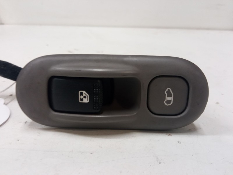 Recambio de mando elevalunas trasero derecho para kia carnival / grand carnival iii (vq) 2.9 crdi referencia OEM IAM   