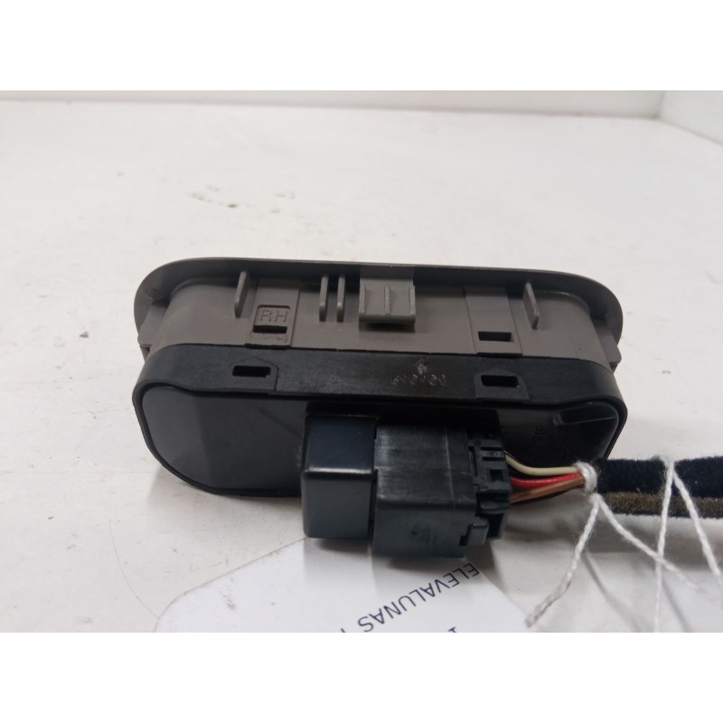 Recambio de mando elevalunas trasero derecho para kia carnival / grand carnival iii (vq) 2.9 crdi referencia OEM IAM   