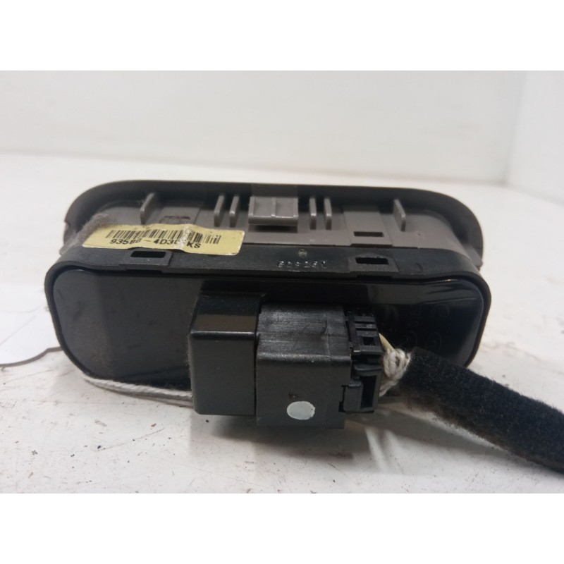 Recambio de mando elevalunas trasero izquierdo para kia carnival / grand carnival iii (vq) 2.9 crdi referencia OEM IAM   