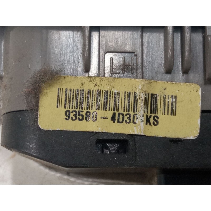 Recambio de mando elevalunas trasero izquierdo para kia carnival / grand carnival iii (vq) 2.9 crdi referencia OEM IAM   