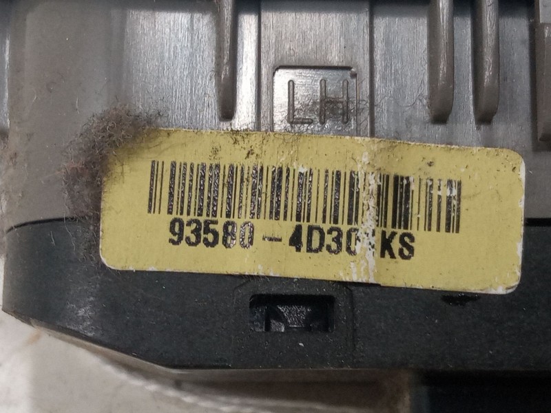 Recambio de mando elevalunas trasero izquierdo para kia carnival / grand carnival iii (vq) 2.9 crdi referencia OEM IAM   