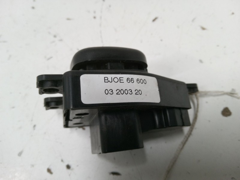 Recambio de mando retrovisor para mazda 3 sedán (bk) 1.6 di turbo (bk12y) referencia OEM IAM 03200320  