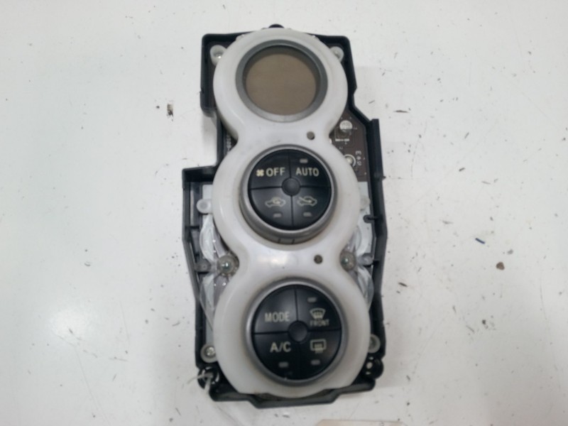 Recambio de mando climatizador para toyota yaris (_p9_) 1.4 d-4d (nlp90_) referencia OEM IAM 758909  