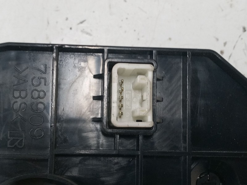 Recambio de mando climatizador para toyota yaris (_p9_) 1.4 d-4d (nlp90_) referencia OEM IAM 758909  