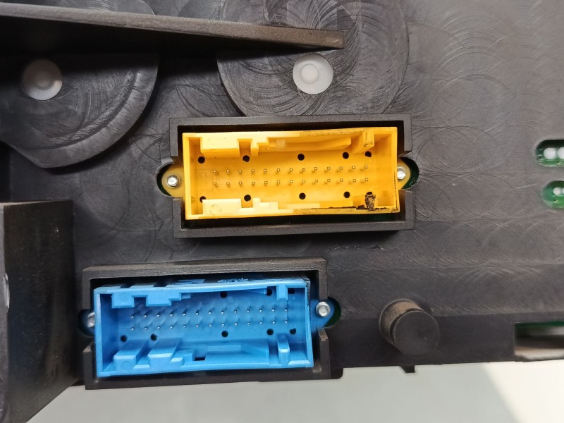 Recambio de cuadro instrumentos para nissan primera (p12) 1.8 referencia OEM IAM AU862  