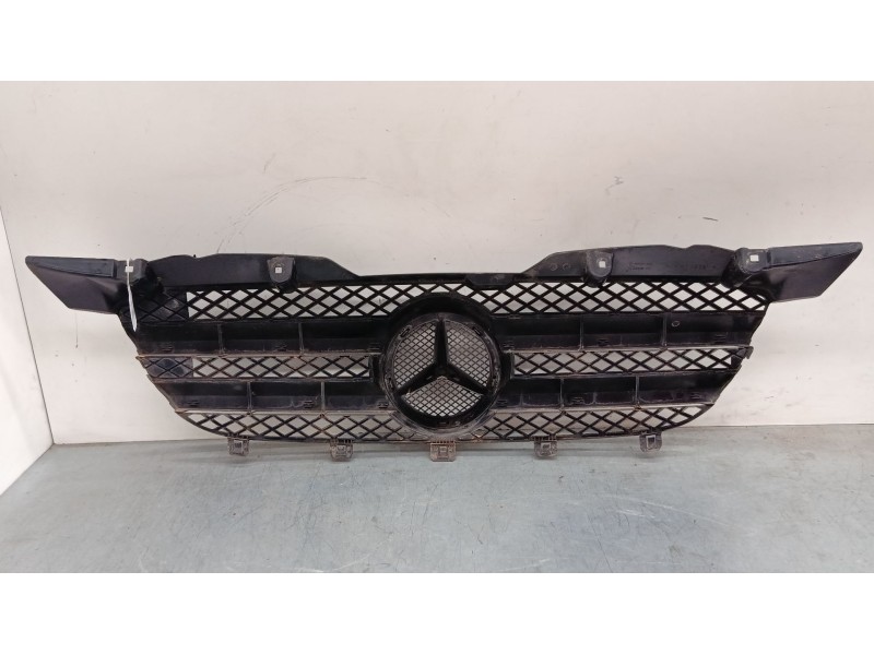 Recambio de rejilla capo grande para mercedes-benz sprinter 5-t furgoneta (b906) 515 cdi (906.653, 906.655, 906.657) referencia 