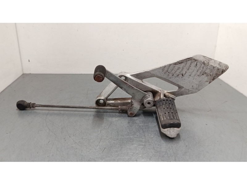 Recambio de estribera delantera izquierda para honda cbr ( - 600cc) cbr 600 f (pc31) referencia OEM IAM 50760MV9930  