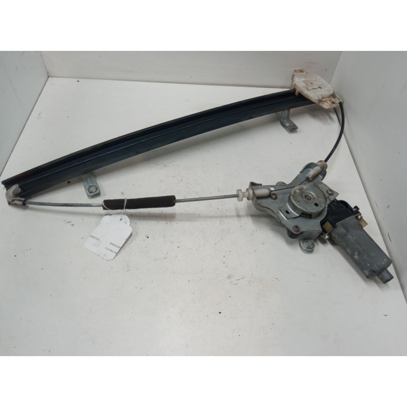 Recambio de elevalunas electrico delantero derecho para hyundai h-1 / starex autobús (a1) 2.5 tci referencia OEM IAM   