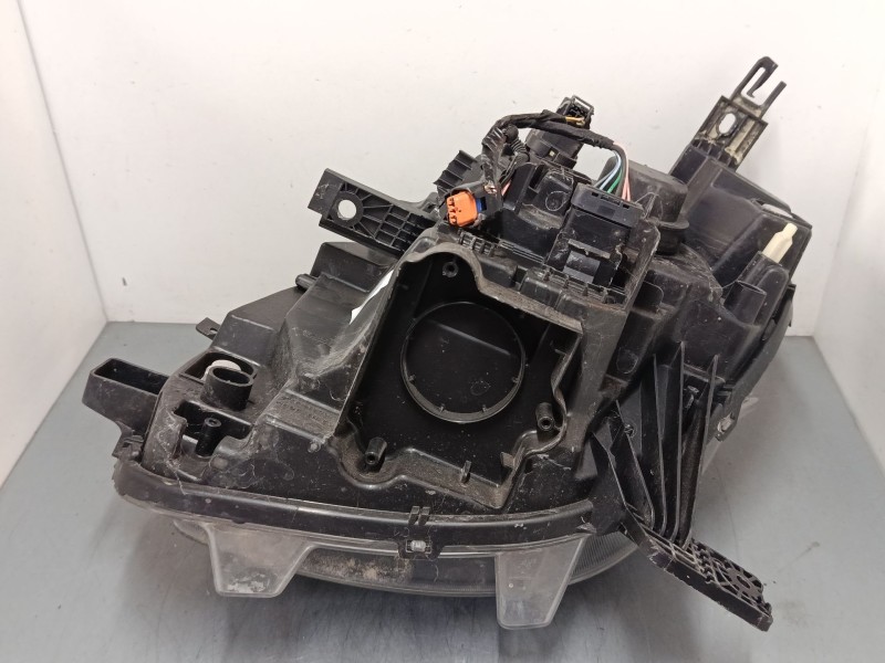 Recambio de faro derecho para smart fortwo coupé (453) 0.9 (453.344, 453.353) referencia OEM IAM A4538200839  