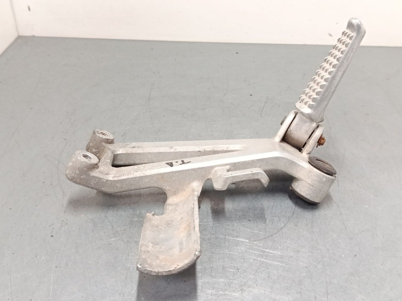 Recambio de estribera trasera derecha para honda cbr ( - 600cc) cbr 600 f (pc31) referencia OEM IAM   