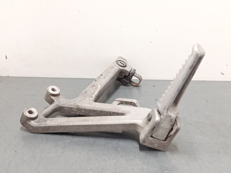 Recambio de estribera trasera izquierda para honda cbr ( - 600cc) cbr 600 f (pc31) referencia OEM IAM   