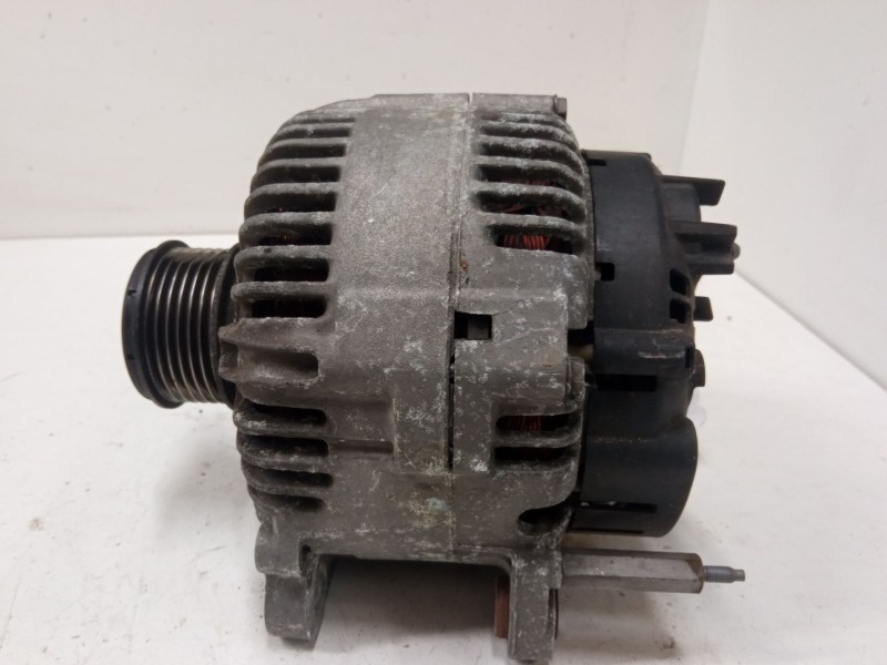 Recambio de alternador para volkswagen passat b6 (3c2) 2.0 tdi 16v referencia OEM IAM 021903026L  