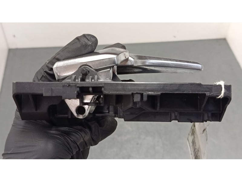 Recambio de maneta interior puerta trasera derecha para land rover range rover evoque (l538) 2.0 d referencia OEM IAM BJ3222600A
