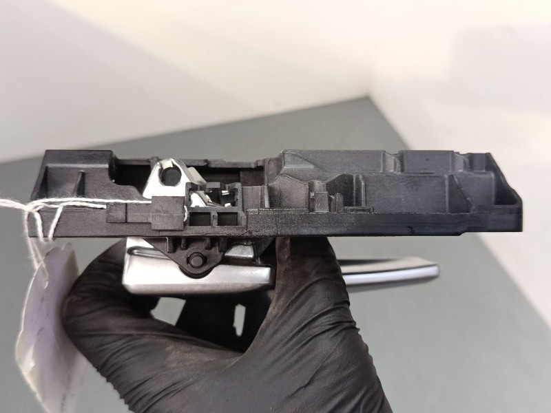 Recambio de maneta interior puerta trasera izquierda para land rover range rover evoque (l538) 2.0 d referencia OEM IAM BJ322260