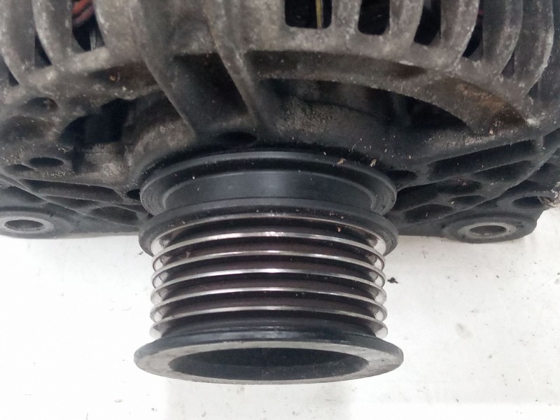 Recambio de alternador para volkswagen polo iv (9n_, 9a_) 1.4 16v referencia OEM IAM 037903025M  