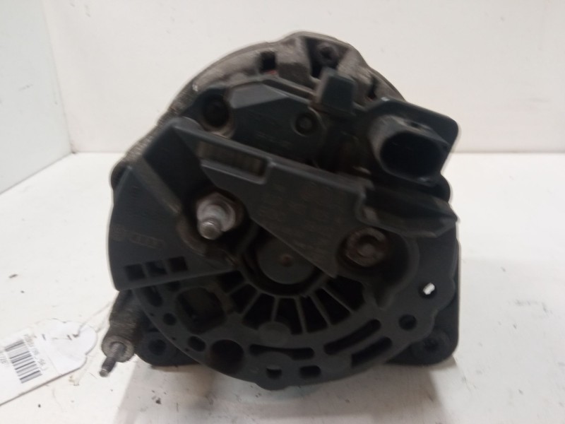 Recambio de alternador para volkswagen polo iv (9n_, 9a_) 1.4 16v referencia OEM IAM 037903025M  