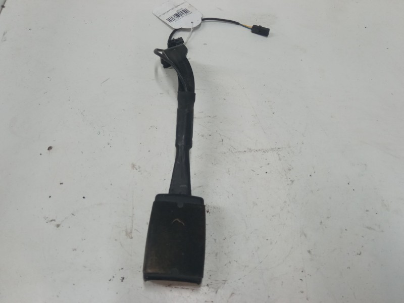 Recambio de anclaje cinturon delantero izquierdo para volkswagen passat b6 (3c2) 2.0 tdi referencia OEM IAM   