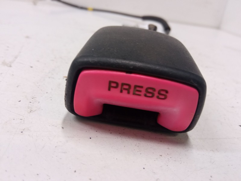 Recambio de anclaje cinturon delantero izquierdo para peugeot 107 (pm_, pn_) 1.0 referencia OEM IAM   