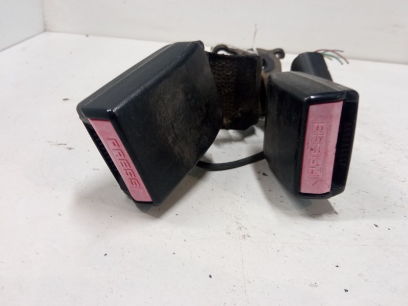 Recambio de anclaje cinturon trasero izquierdo para renault megane iii hatchback (bz0/1_, b3_) 1.6 16v (bz1b, bz1h) referencia O