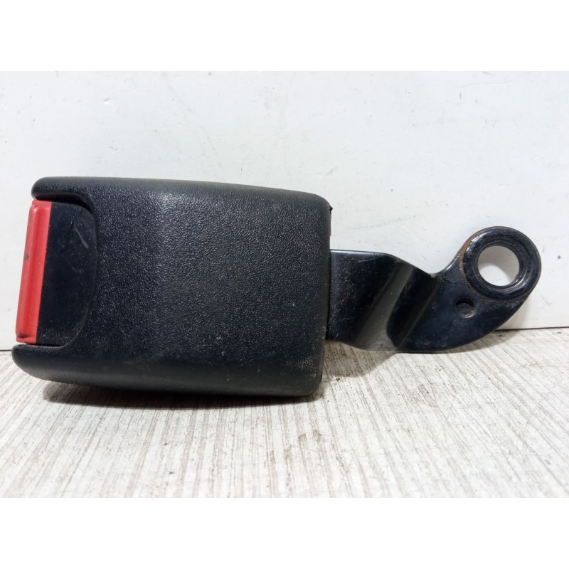 Recambio de anclaje cinturon delantero derecho para peugeot 205 i (741a/c) 1.0 referencia OEM IAM   