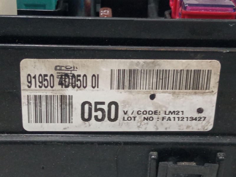 Recambio de caja reles / fusibles para kia carnival / grand carnival iii (vq) 2.9 crdi referencia OEM IAM 919504D0500I  