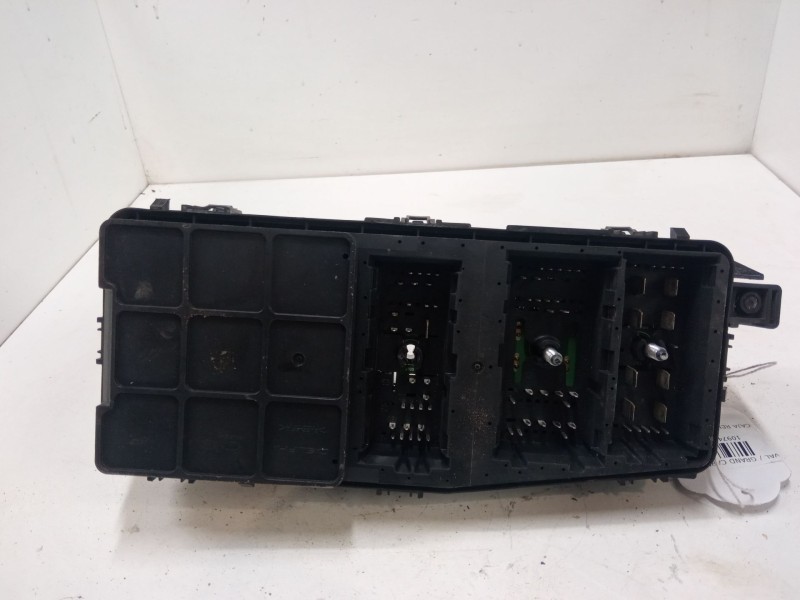 Recambio de caja reles / fusibles para kia carnival / grand carnival iii (vq) 2.9 crdi referencia OEM IAM 919504D0500I  