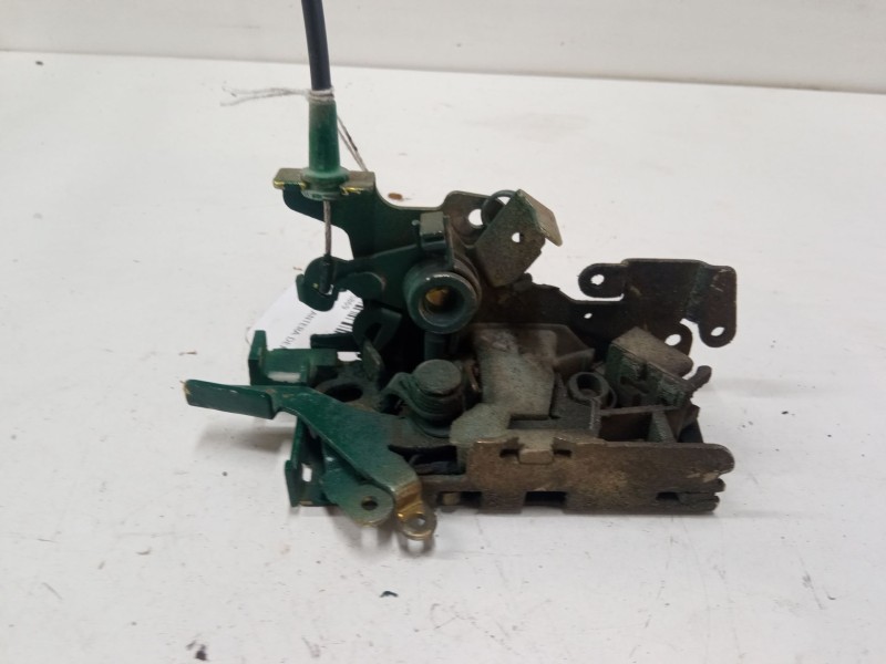 Recambio de cerradura puerta delantera derecha para mercedes-benz 108 cdi referencia OEM IAM   