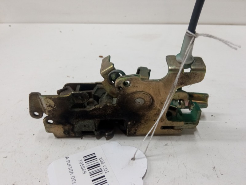 Recambio de cerradura puerta delantera derecha para mercedes-benz 108 cdi referencia OEM IAM   