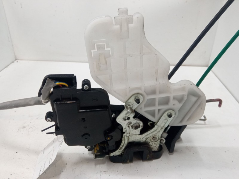 Recambio de cerradura puerta delantera derecha para kia carnival / grand carnival iii (vq) 2.9 crdi referencia OEM IAM   