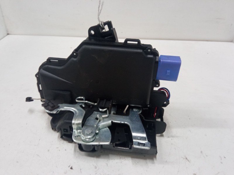 Recambio de cerradura puerta delantera derecha para volkswagen polo iv (9n_, 9a_) 1.4 16v referencia OEM IAM   