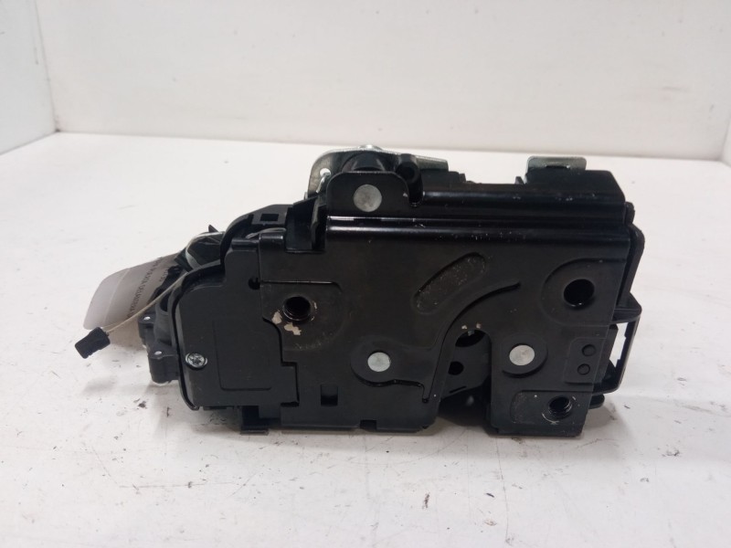 Recambio de cerradura puerta delantera derecha para volkswagen polo iv (9n_, 9a_) 1.4 16v referencia OEM IAM   