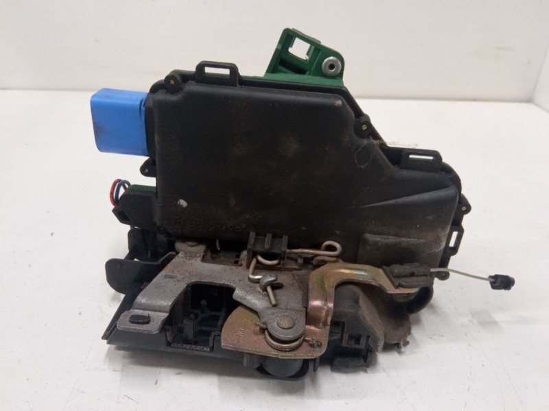 Recambio de cerradura puerta delantera izquierda para volkswagen polo iv (9n_, 9a_) 1.4 16v referencia OEM IAM   